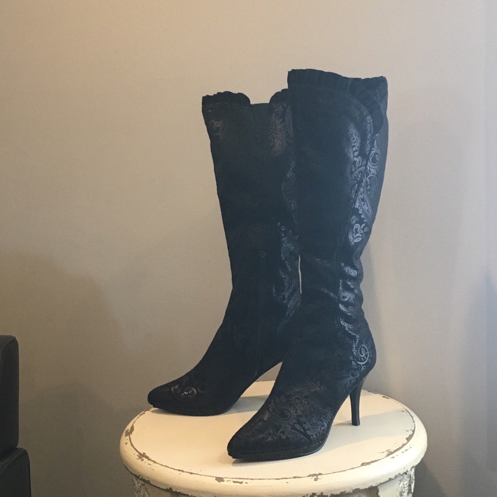 Impo Stretch Boots Paisley Pattern Black Size 8.5